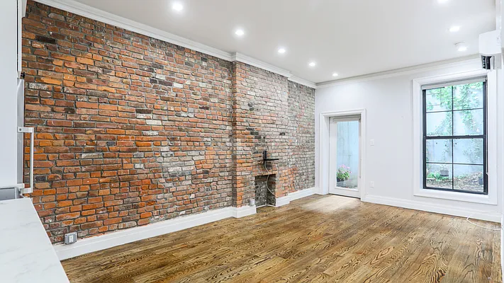 Rented by Nooklyn NYC LLC | media 4