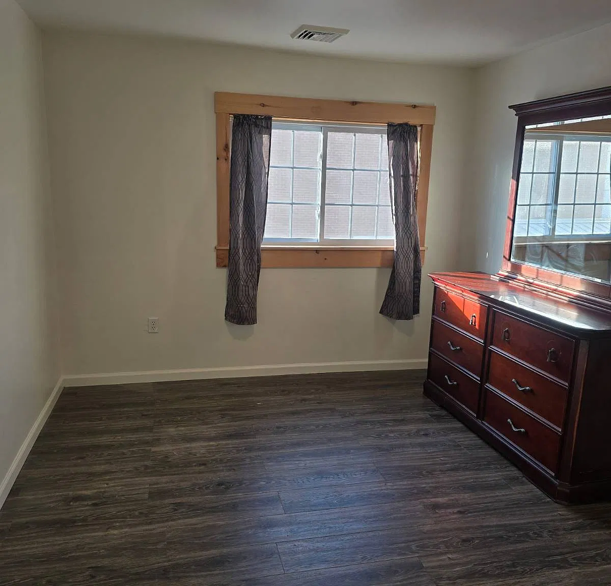 1 bed, 1.0 bath, $1,200 — Photo 3