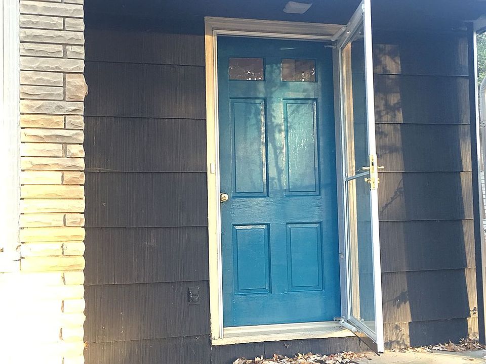 2nd image of 1000 Hartford St