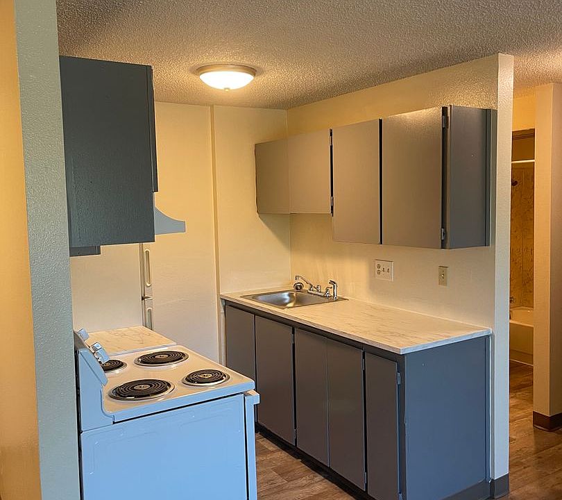 1st image of 1010-1102 W 5th Pl #23