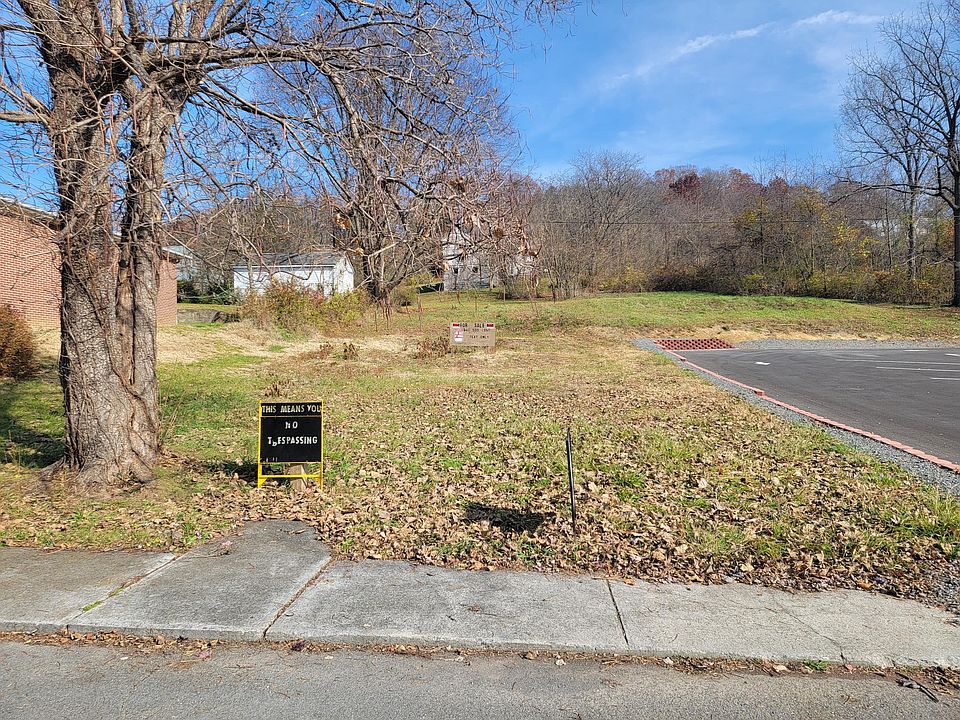 2nd image of 305 Giles Ave
