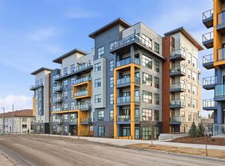 370 N Dieppe Dr SW #305, Calgary, AB T3E 7A6