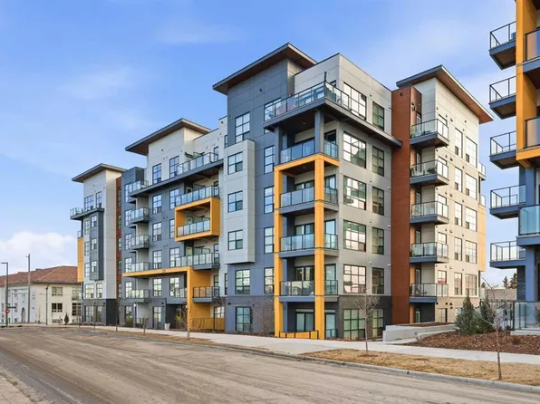 370 N Dieppe Dr SW #305, Calgary, AB T3E 7A6