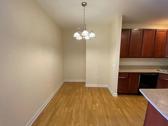 5th image of 1124 W Lake St Unit 513
