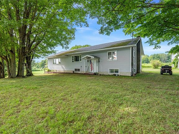 5th image of 254 Center Rd