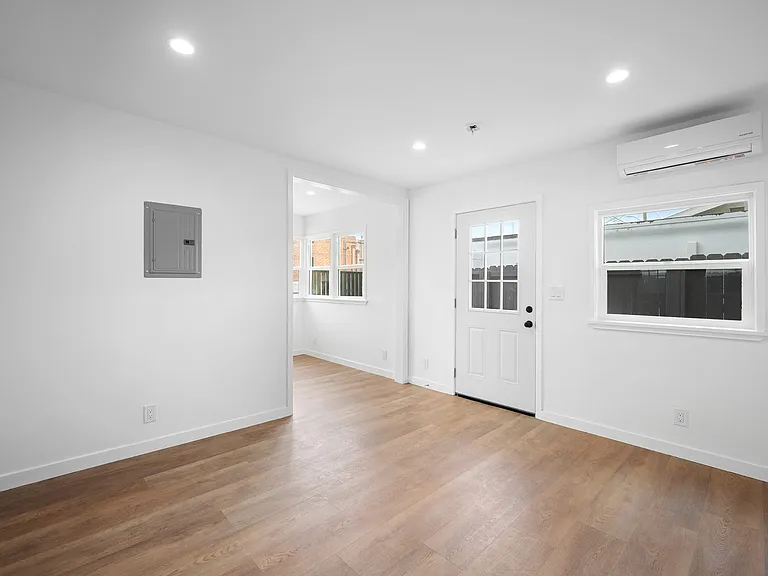 312 W Cedar Ave — Photo 5