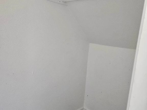 5th image of 2545 28th St APT 2