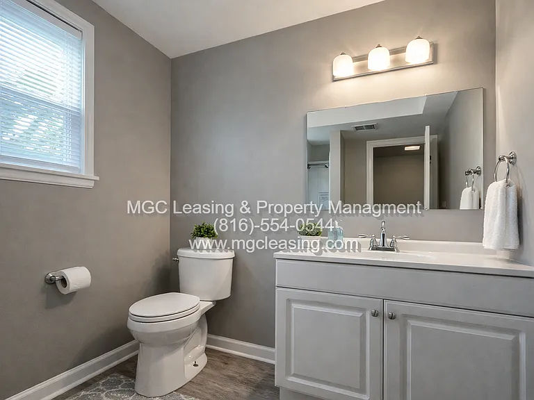 10211-10213 E 78th St — Photo 7