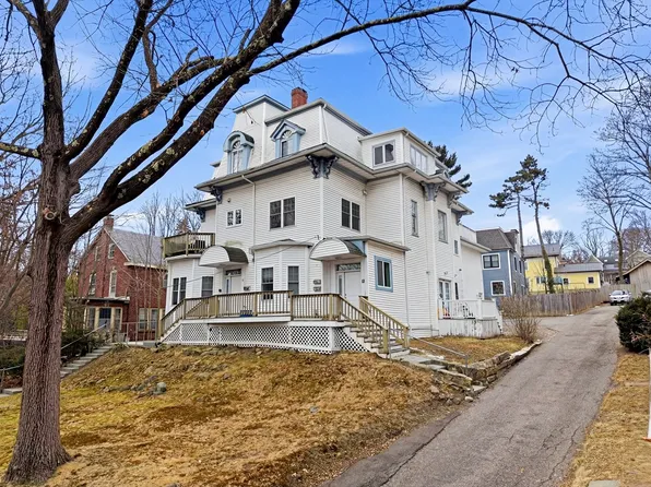 8-10 Bennington St, Newton, MA 02458