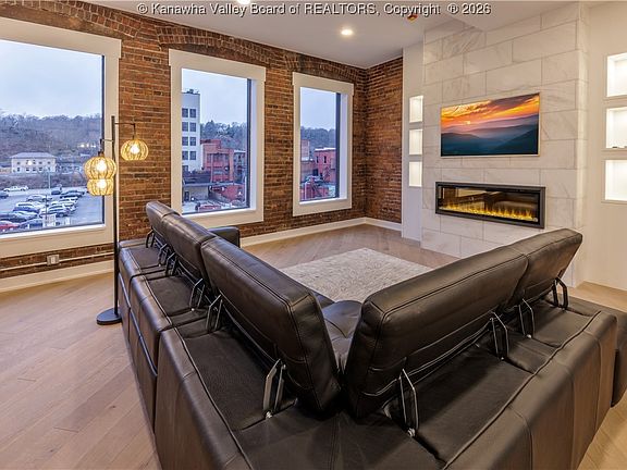 3rd image of 814 Virginia St E #8