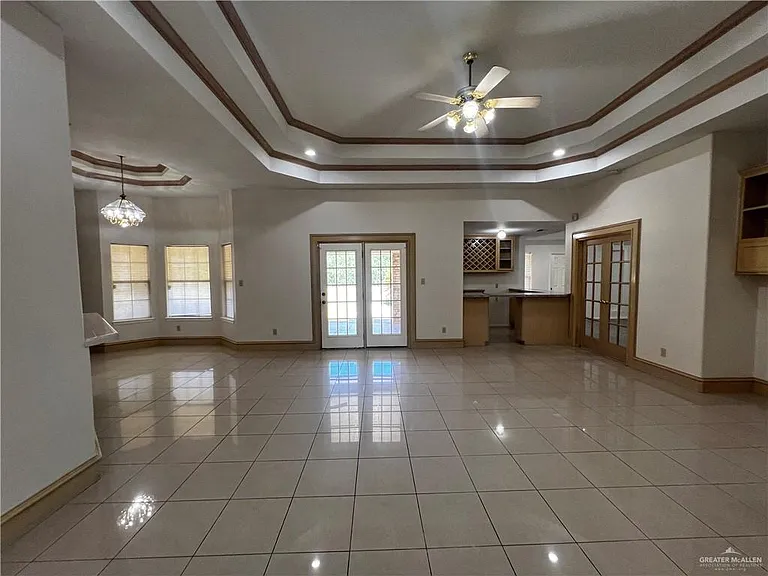 1703 Sunrise Ln — Photo 4