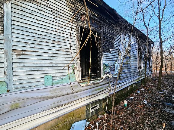 2nd image of 3980 Madison St