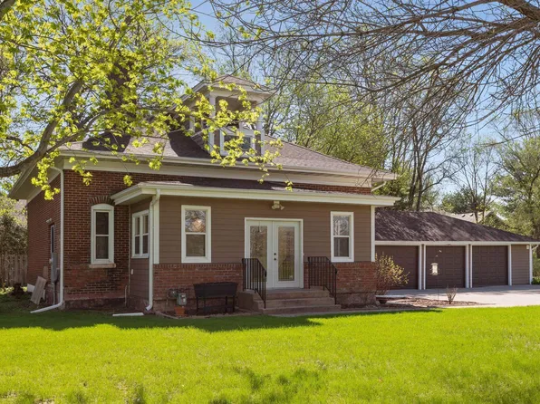 9900 Regent Ave N, Brooklyn Park, MN 55443