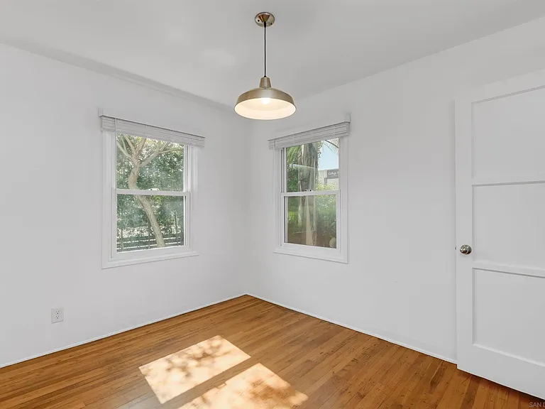 4774 College Ave — Photo 6