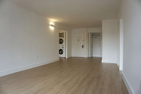 Rented by Greystar | media 4