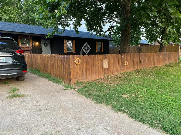 1207 N Meridian St, Waurika, OK 73573