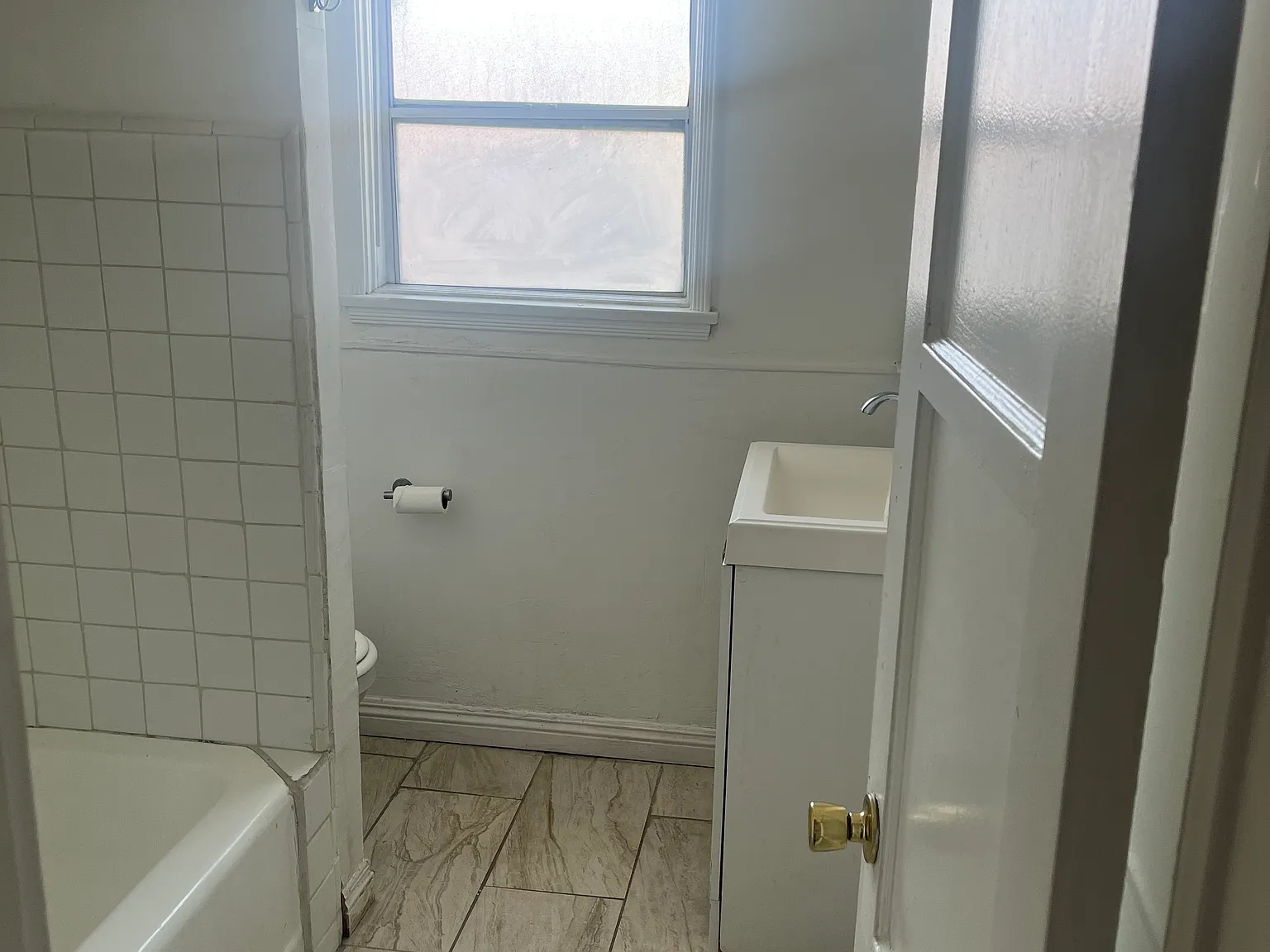 1 bed, 850 sqft, $2,200 — Photo 2