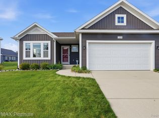 3238 Hill Hollow Ln, Howell, MI 48855
