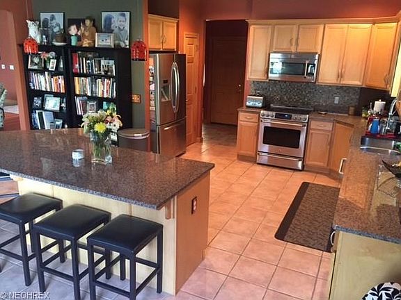 3rd image of 1572 Greenbriar Run