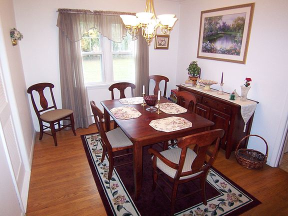 3rd image of 1862 Dalton Rd