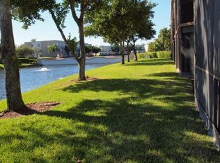 7212 Fairfax Dr, Tamarac, FL 33321