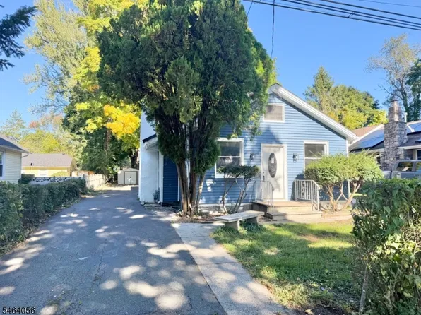 16 Stonewald Rd, Budd Lake, NJ 07828