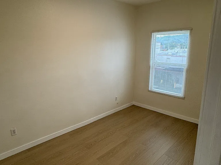 212 W Palmer Ave #20 — Photo 4