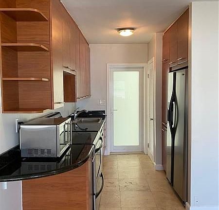 2nd image of 3250 NE 28th St APT 207