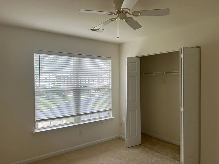 281 Connemara Dr #E — Photo 16