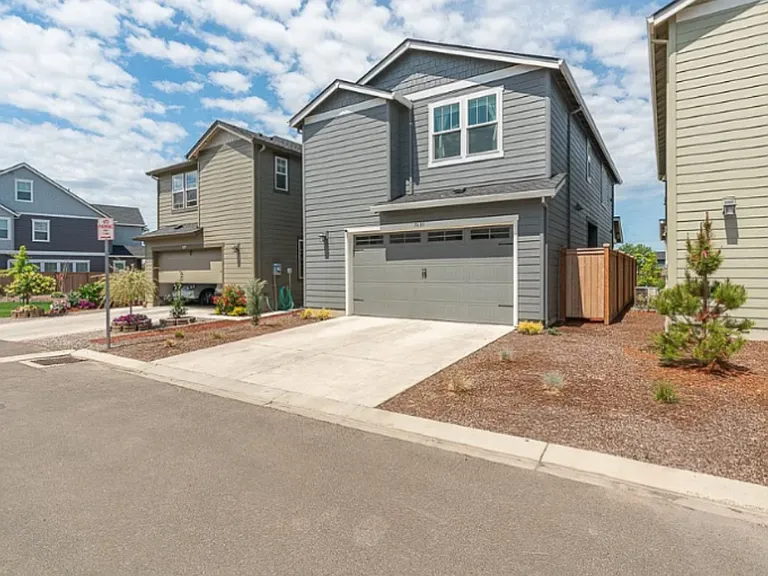 7635 SE Roaring Ln — Photo 29