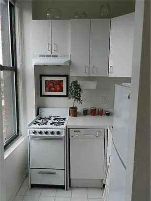 Rented by Buchbinder & Warren | media 16