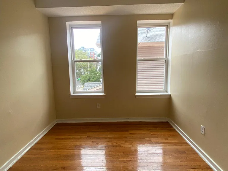 68 Sylvan Ave #6 — Photo 4