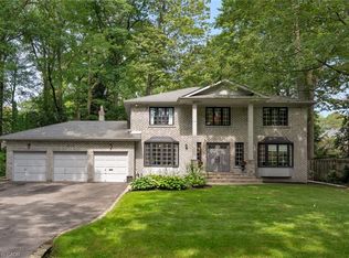 1349 Birchwood Heights Dr, Mississauga, ON L5G 2Y3
