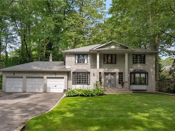 1349 Birchwood Heights Dr, Mississauga, ON L5G 2Y3