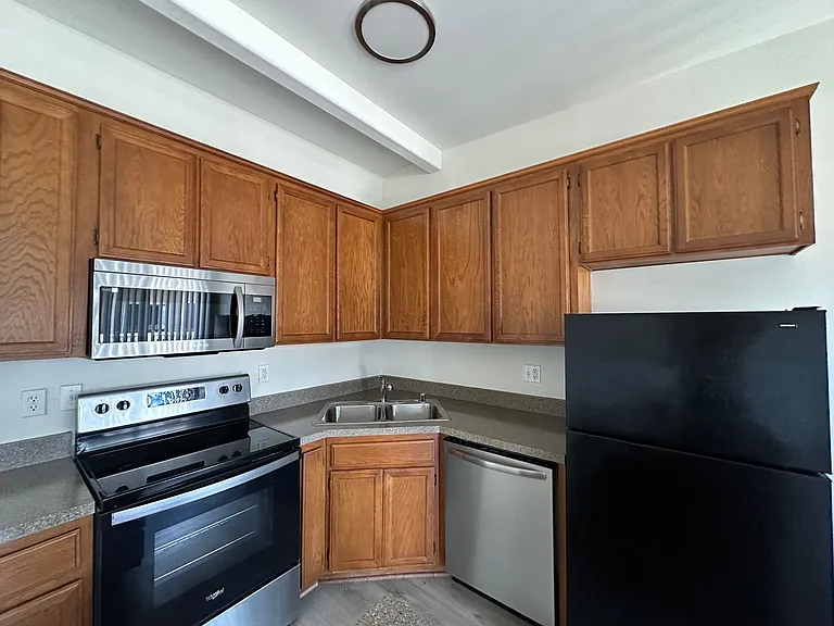 Pacific Oaks LLC — Photo 5