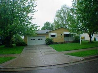 30305 Twin Lake Dr, Wickliffe, OH 44092