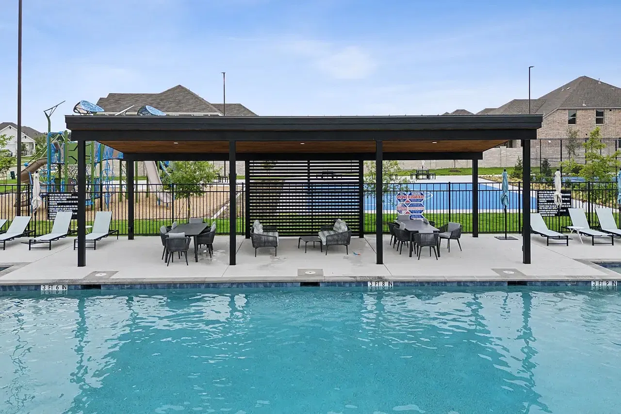 4 bed, 2057 sqft, $2,100 — Photo 4