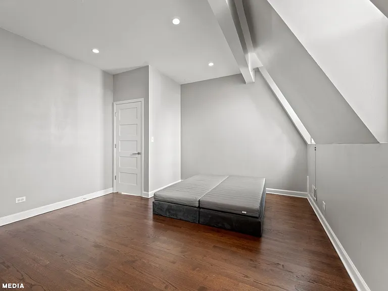 353 W Chicago Ave #4E — Photo 4