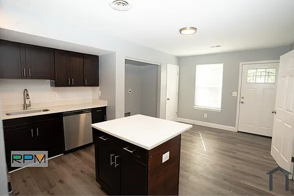 439 Freeman St — Photo 7