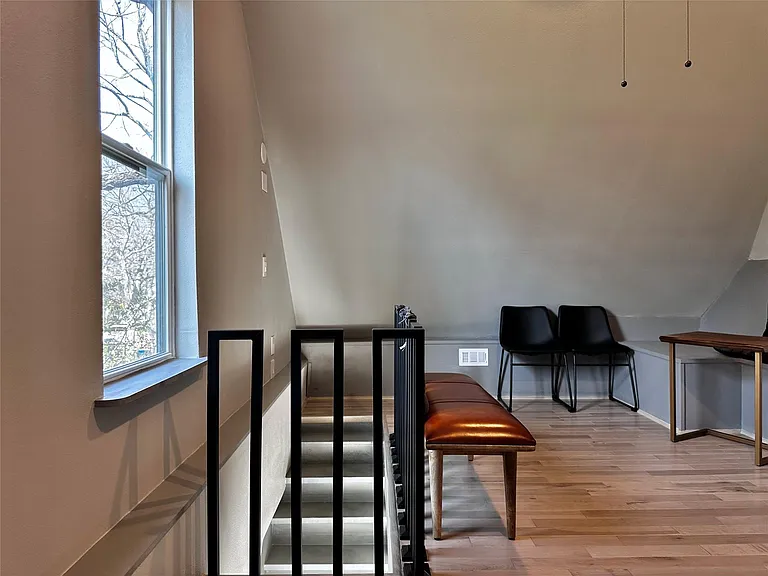 914 E 39th St #2 — Photo 28