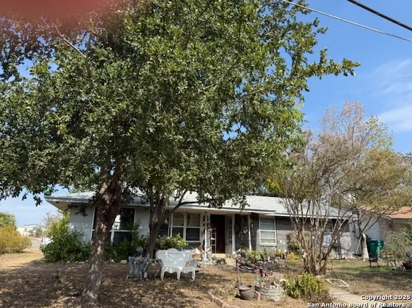 219 Avenue D, Converse, TX 78109