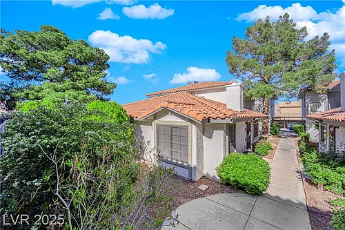 6743 W Charleston Blvd #4 Photo 1 6743 W Charleston Blvd #4 Photo 1