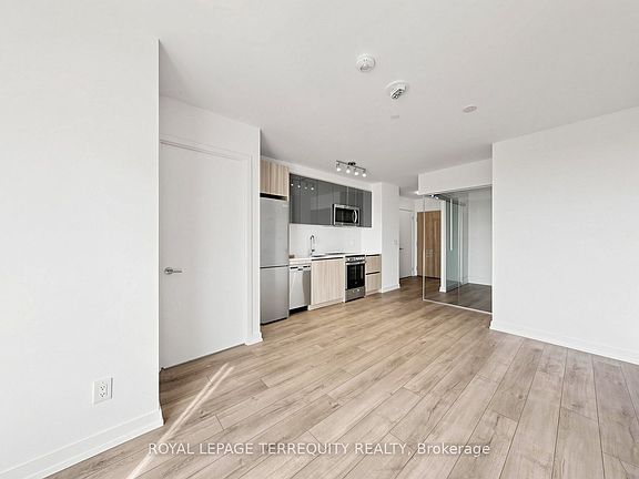 3rd image of 3100 Keele St #519