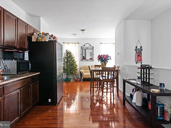 3rd image of 5519 W Girard Ave APT 1