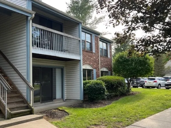 42 Crabapple Ln, Franklin Twp., NJ 08823