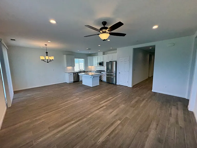 1620 W Porter Ave — Photo 22