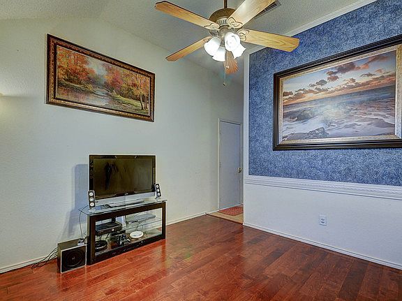 3rd image of 227 E Embercrest Dr