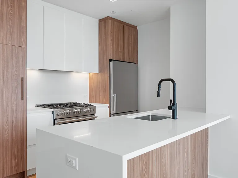 224 W 124th St #202 — Photo 5