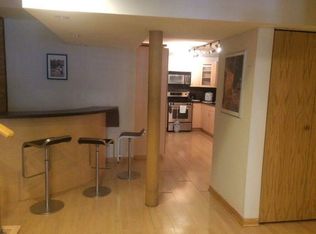 425 W Briar Pl, Chicago, IL 60657