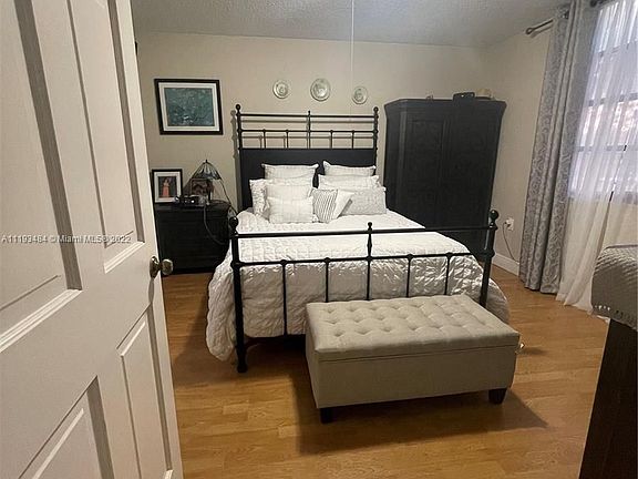 5th image of 1711 Whitehall Dr APT 203